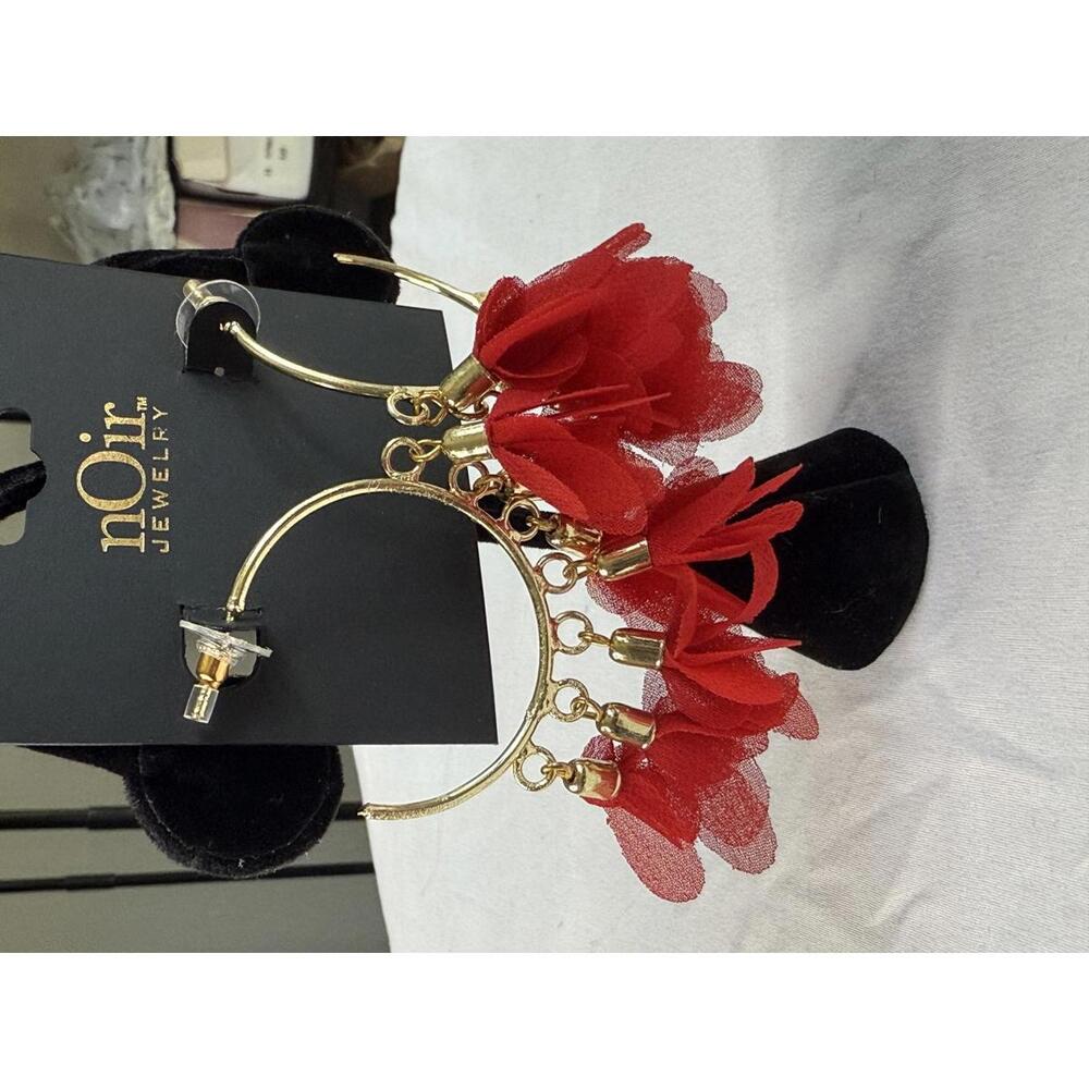 NWT nOir Jewelry Red Flower Hoop Earrings - Picture 7 of 8